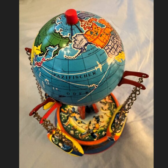 1939-1940 N Y World’s Fair Collectible (uncertain) Metal Toy